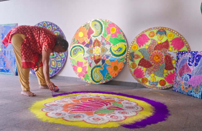 Hands on Rangoli by Group Drawing