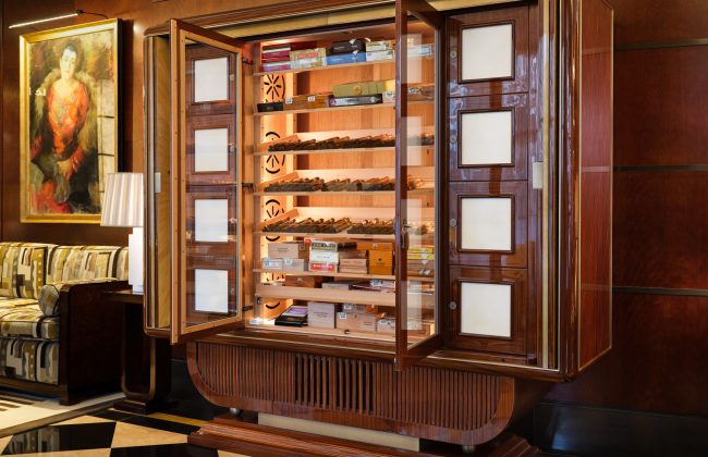 Traditional Artisan Skills and Modern Technology: Creating Handcrafted Humidors