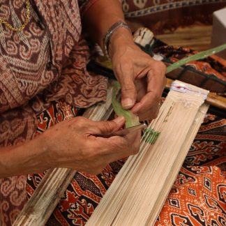 Her Majesty Queen Azizah of Malaysia Presents Malaysia’s Heritage Crafts